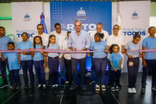 Abinader inaugura 2 centros educativos en Río San Juan; uno en El Edén y otro en Copeyito tras 14 años de espera