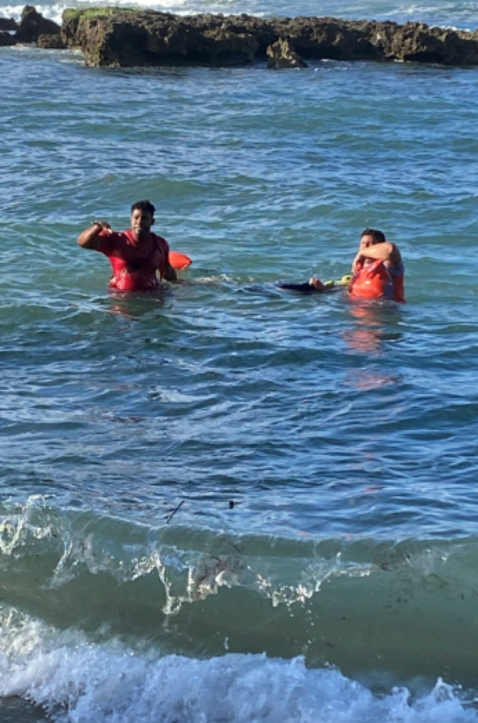 Hallan flotando en costas de Puerto Plata el cuerpo sin vida de un presunto buzo