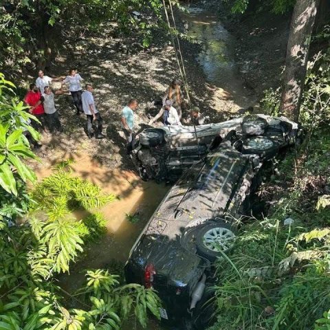 Dos escoltas y un civil heridos tras choque unidad de la avanzada presidencial en carretera Maimón-Puerto Plata