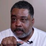 Hombre agredido por detectives en Brooklyn demanda al NYPD por 100 millones de dólares