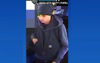 ¡Insólito! Hombre apuñala a otro para quitarle un pollo frito en Brooklyn