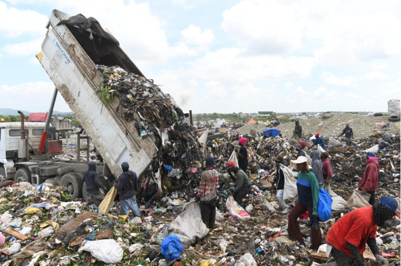 Comisión de Duquesa niega que carne podrida y medicina incautadas en el mercado provenga del vertedero
