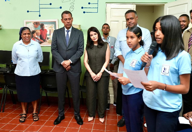 Indotel conecta a centro educativo Hogar Escuela Rosa Duarte con internet gratuito a través de Dominicana Conectada