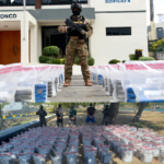 Tres venezolanos son atrapados en las costas de RD en una lancha rápida cargada con 978 paquetes de cocaína