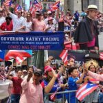 Congresista Espaillat se da baño de pueblo durante el Desfile Nacional Puertorriqueño este domingo en NY