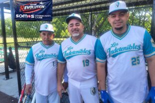 Team Revolution (Somos Community Care) domina en Softbol Newark, New Jersey 