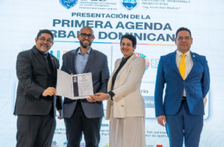 Alcalde de Nagua Junior Peralta es reconocido en el 5to. Foro de Ciudades Portuarias de América Latina y el Caribe