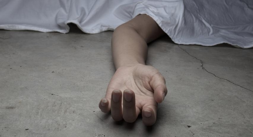Acusan menores de 12 y 13 años de violar y degollar niña de 13, hallada en solar baldío del sector Valiente, La Caleta