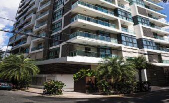 Hallados muertos una madre y su hijo en apto Piantini rentado por Airbnb; novia occiso está viva en caso sería intoxicación