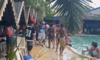 Al menos 7 heridos tras riña entre menores el domingo en la piscina del parque acuático Africa Park en Santiago