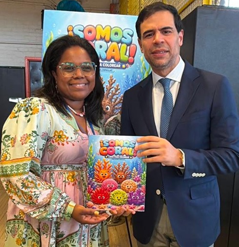 Ministro de Cultura valoró en NY libro infantil de la escritora Susibel Espaillat