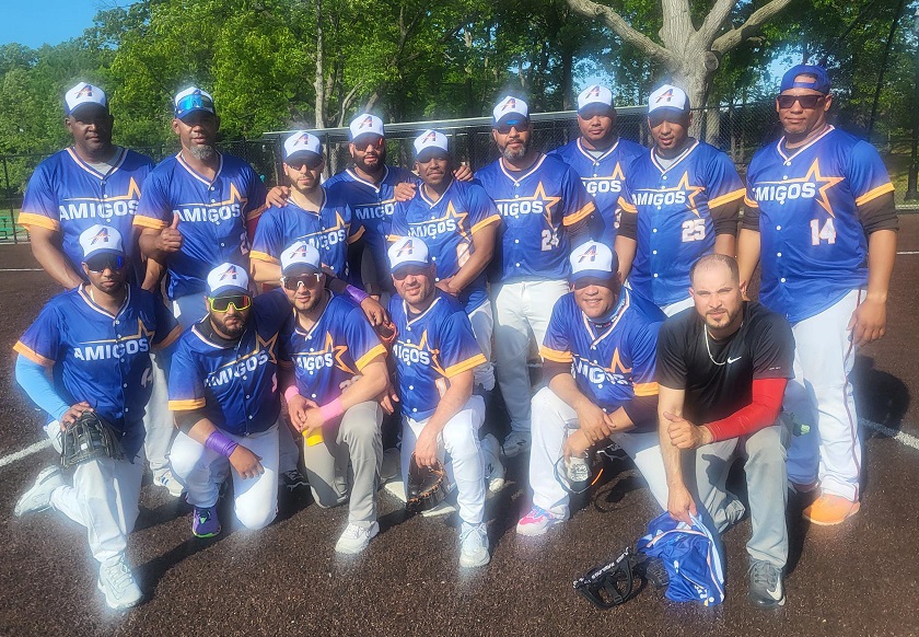 El equipo Amigos sigue al frente del Softbol Categoría ¨B¨ en Newark, New Jersey