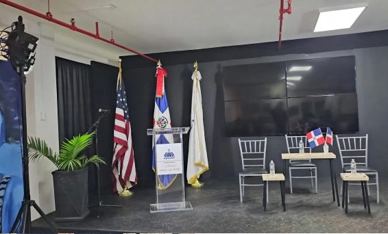 Dirección Dominicana de Cultura NY, solo local y selfies