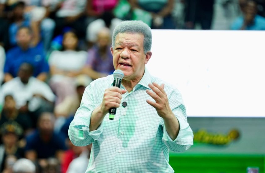 Expresidente Leonel Fernández proclama reforma policial del presidente Abinader 