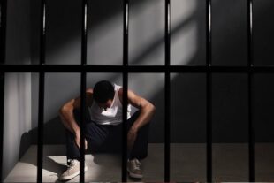 Qué Cachaza! Defensoría pública libera hombre con problemas mentales que duró 20 años en prisión preventiva en Dajabón
