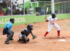 Los Bravos de La Vega dejan en el terreno de juego a los Mangueros de Bani