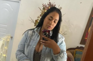 Feminicidios sin freno! Hombre mata a golpes su pareja en SDN y se sienta a velar el cadáver hasta la llegada de la Policía