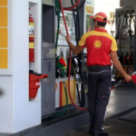 Gobierno aumenta entre dos y tres pesos al galón de las gasolinas y gasoil