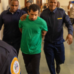 Loco de qué! Juez revoca auto de no ha lugar y envía a juicio a joven mató mujer e hirió 5 más en acto de presunta locura en Naco