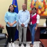 UASD Centro Nagua y Ministerio de la Juventud coordinan Feria de Emprendimiento y avances para transporte estudiantil
