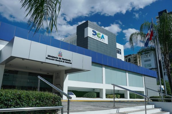 Cámara de Cuentas detecta fallas por RD$18,967 millones en la Direccion de  Aduanas