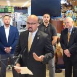 NSA: Si NYC quiere competir con los supermercados, que lo haga con las mismas reglas; presenta demanda contra Mamdani