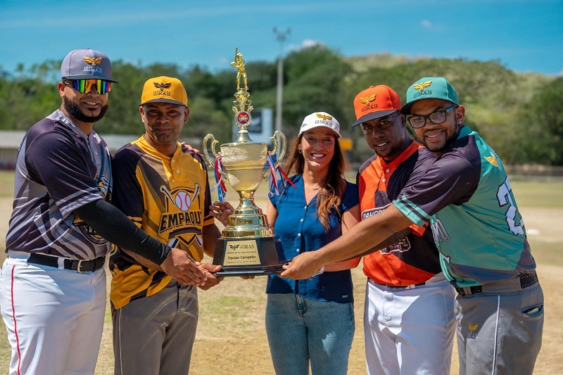Cementos Cibao inaugura su XXVII torneo de Softbol navideño