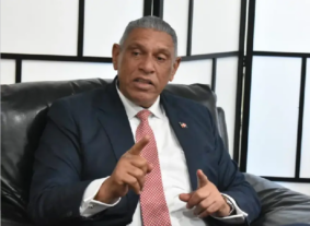Cerrado a banda! Chu Vásquez anuncia su apoyo a Carolina Mejía por la candidatura presidencial del PRM para 2028