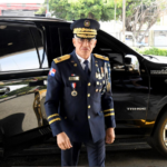 El director de la PN también le pone el reloj a los delincuentes: 