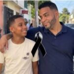 Un padre y su hijo adolescente mueren tras su auto chocar contra un poste del tendido eléctrico en Nagua