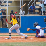 Granjeros de Moca vencen a Mineros y fuerzan un juego decisivo en la Liga de Verano; suspenden por lluvia juego Reales y Atléticos