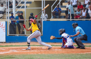Granjeros de Moca vencen a Mineros y fuerzan un juego decisivo en la Liga de Verano; suspenden por lluvia juego Reales y Atléticos