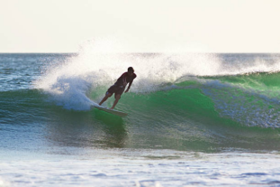 Playa Grande de Río San Juan figura entre los cinco principales paraísos de RD para los deportes acuáticos
