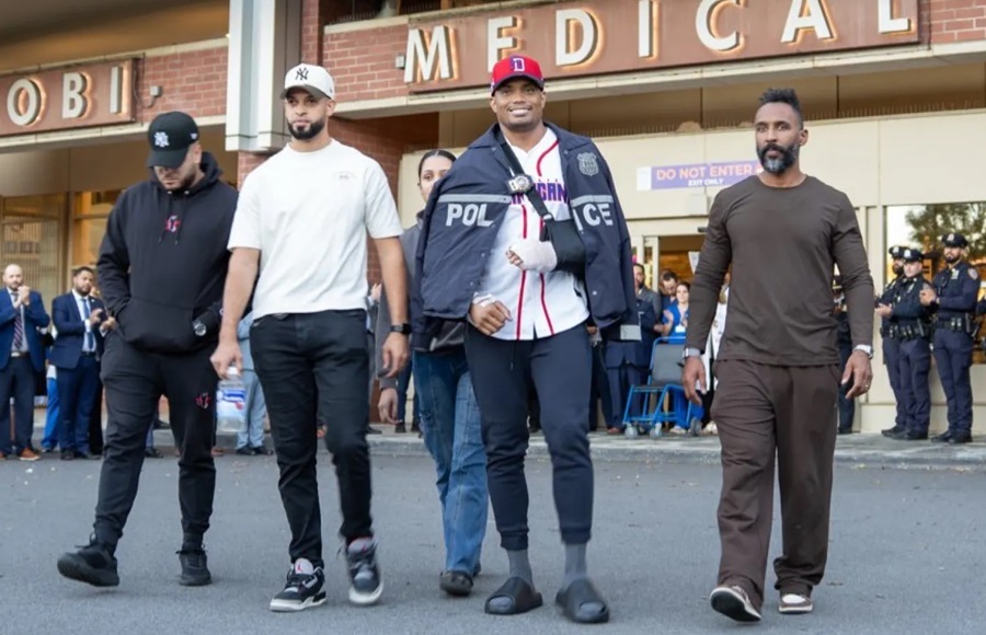Sale del hospital detective dominicano herido durante asalto; NYPD busca dos hispanos