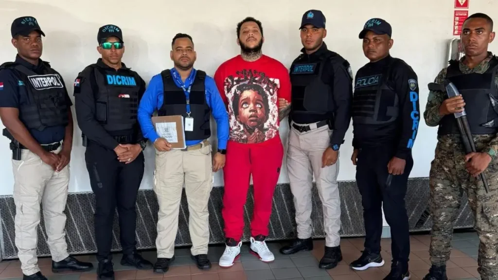 Llega por el AILA extraditado desde Jamaica alias 