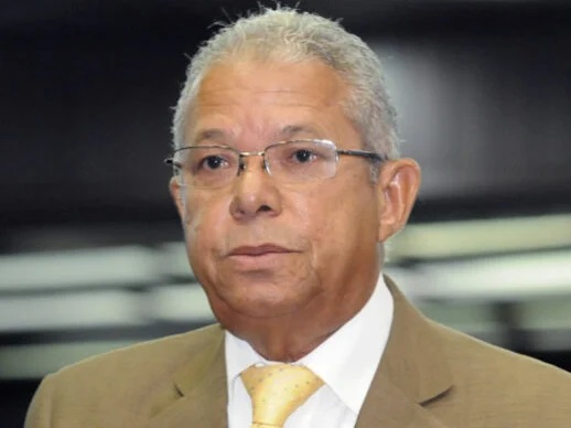 El sargazo ideológico de José Laluz: 