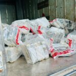 La DNCD intercepta otra lancha en costas de Baní con 389 paquetes de cocaína  y apresa a 2 dominicanos