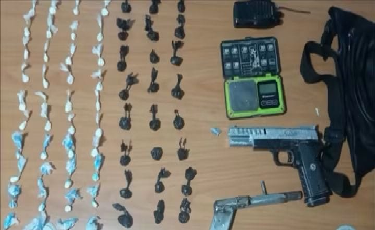 PN interviene punto de drogas en Río San Juan y ocupa varias porciones de sustancias prohibidas y arma de fabricación casera