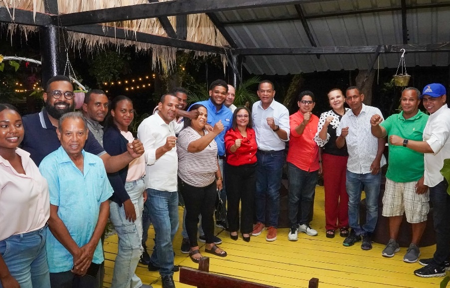 Justicia Social respalda labor municipal y afianza estructura en Río San Juan; resalta obra Dayanara y Rubén Santos