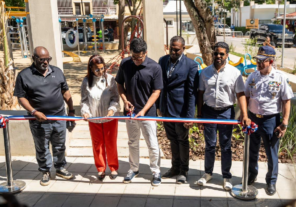 David Collado entrega 3 parques e iglesia remozada en Boca Chica con inversión de RD$76,532,953; destaca impacto en la comunidad