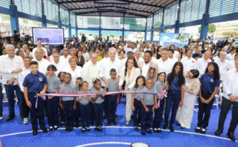 Presidente Abinader y Pedro Martínez inauguran Complejo Educativo y Deportivo del pelotero en Manoguayabo