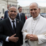 El Torito visita en El Vaticano al papa León XIV; le pide que ore por su provincia y lo invita visitar la República Dominicana