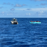 Armada intercepta una embarcación clandestina con 59 personas a bordo a 30 millas náuticas al norte de Samaná